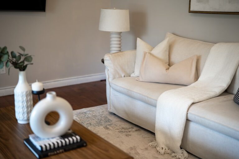 The Ultimate Guide to Mixing and Matching Home Decor Styles